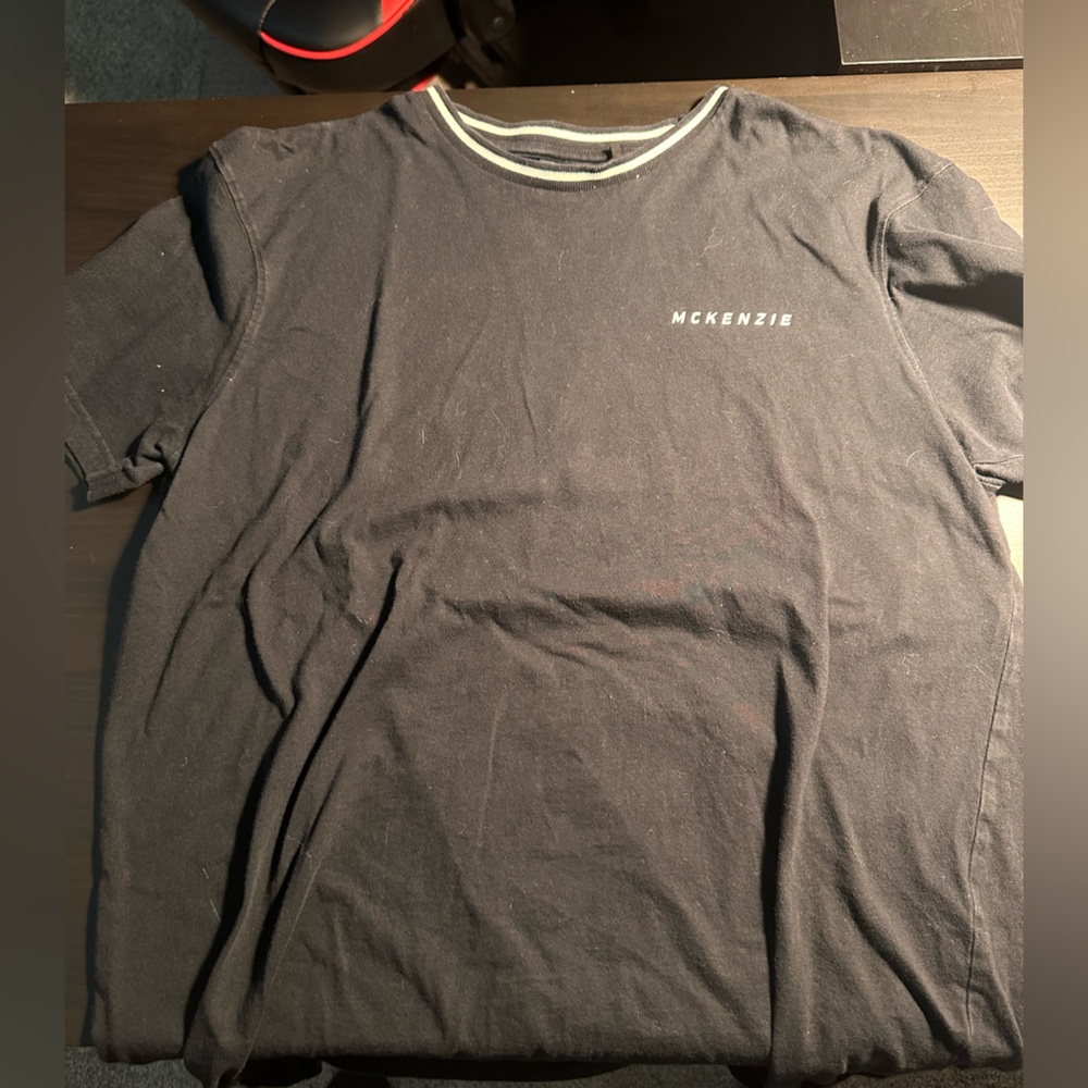 Size L McKenzie black t-shirt high collar